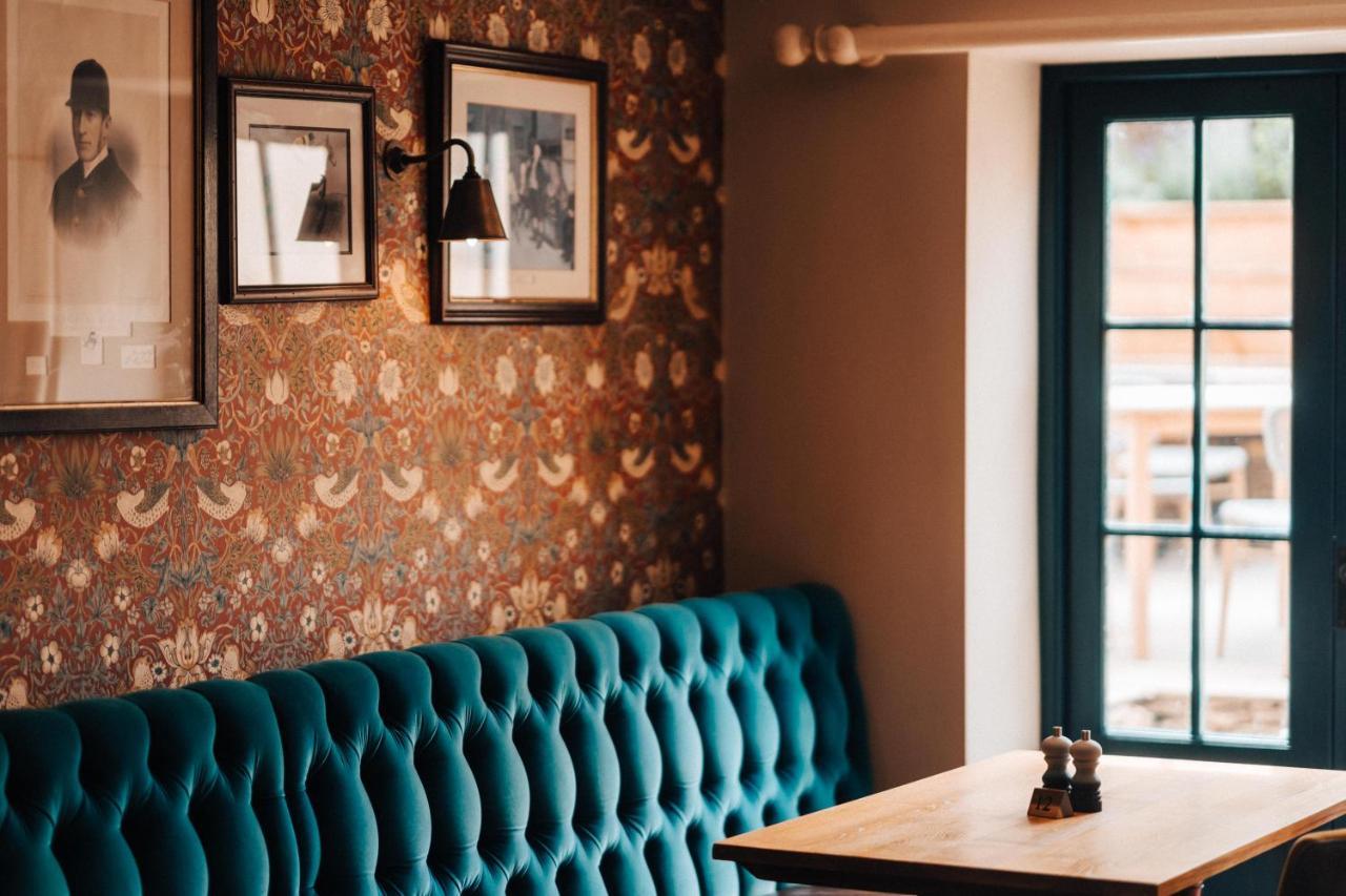 Cat And Custard Pot Inn Shipton Moyne Экстерьер фото