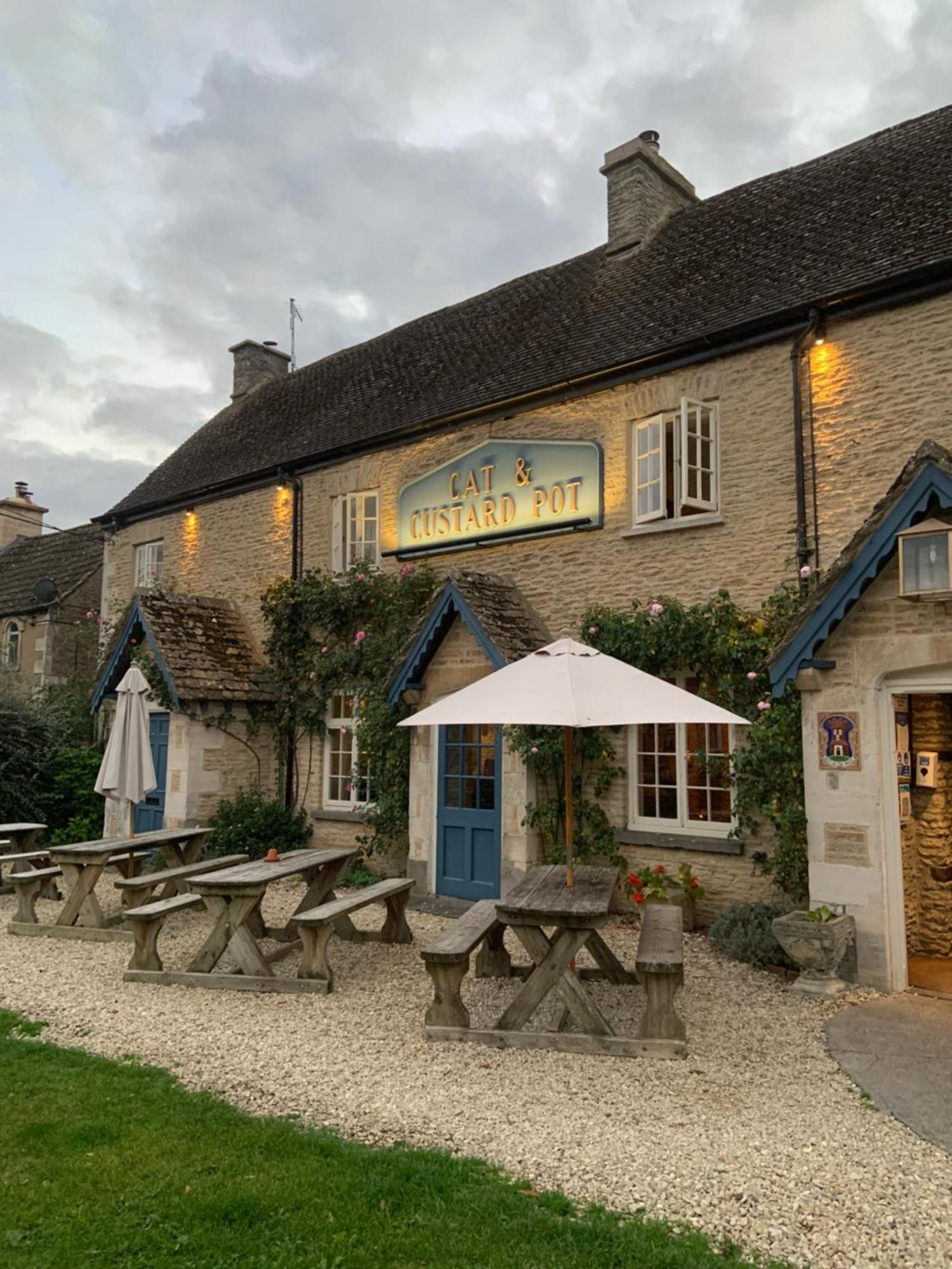 Cat And Custard Pot Inn Shipton Moyne Экстерьер фото