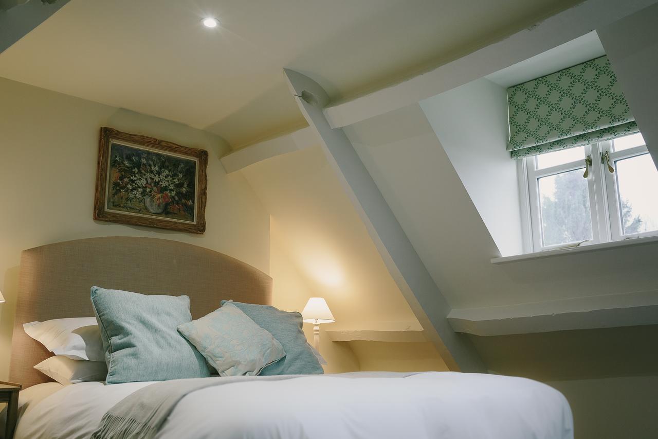 Cat And Custard Pot Inn Shipton Moyne Экстерьер фото